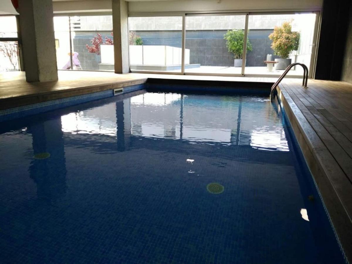 Stylish Flat, 2 Bathrooms And Swimming Pool, Next To The Beach! Sant Adria de Besos Bagian luar foto