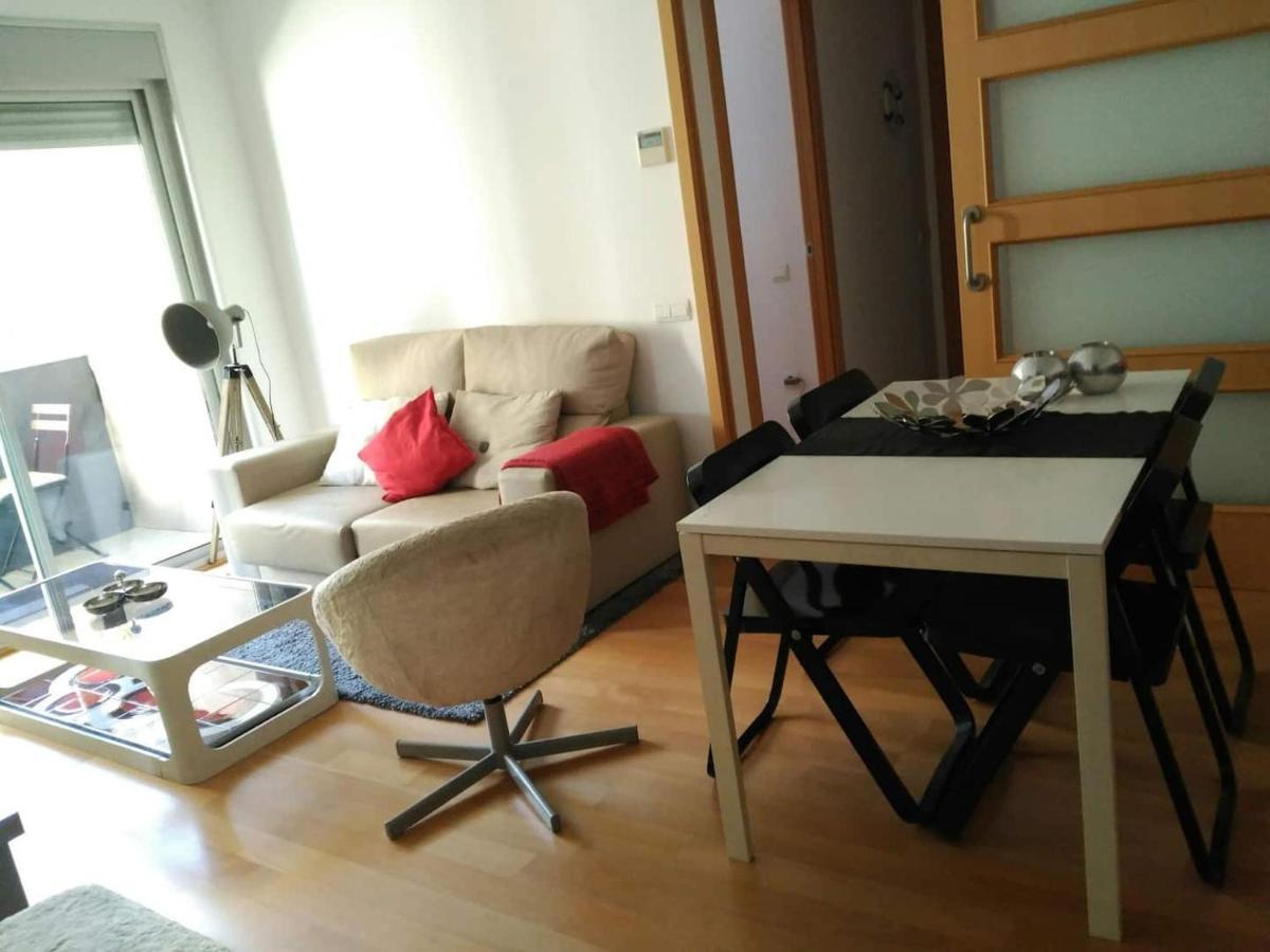 Stylish Flat, 2 Bathrooms And Swimming Pool, Next To The Beach! Sant Adria de Besos Bagian luar foto